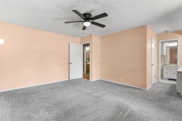 8205 S Birch Avenue, Broken Arrow, OK 74011