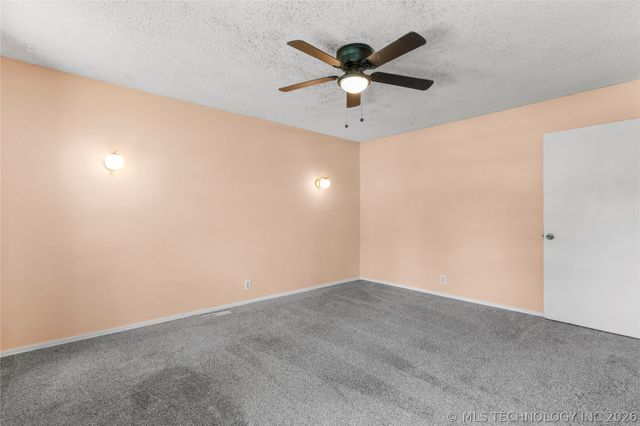 8205 S Birch Avenue, Broken Arrow, OK 74011