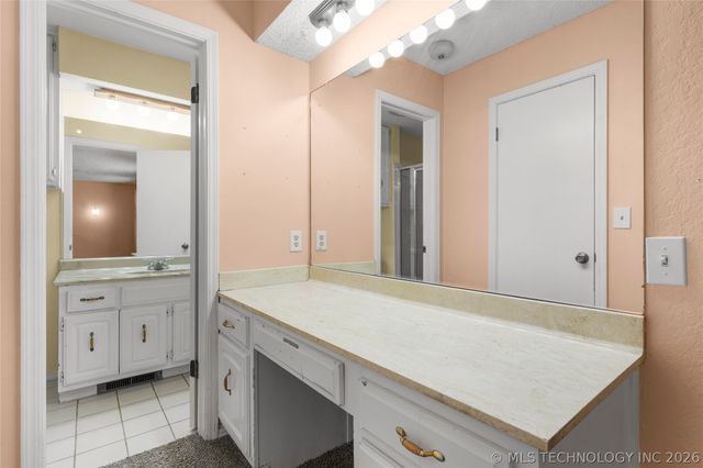 8205 S Birch Avenue, Broken Arrow, OK 74011