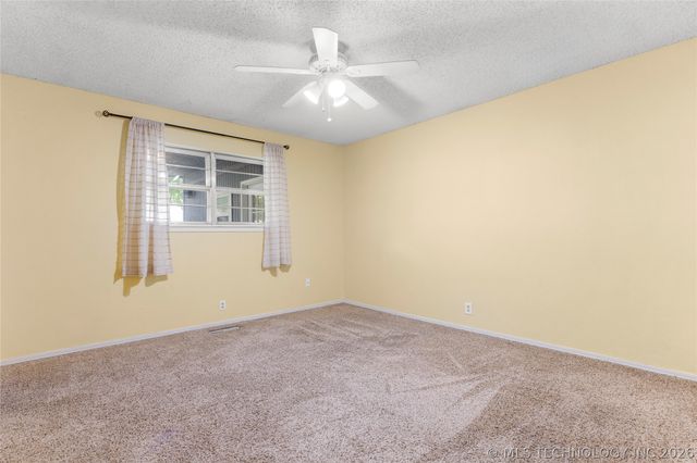 8205 S Birch Avenue, Broken Arrow, OK 74011