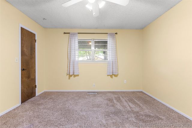 8205 S Birch Avenue, Broken Arrow, OK 74011