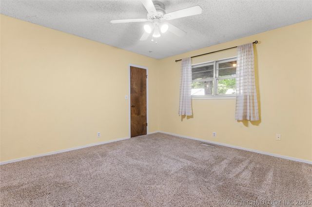 8205 S Birch Avenue, Broken Arrow, OK 74011