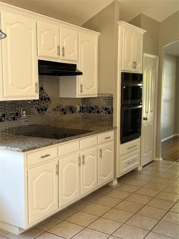 5721 Bandera Drive, The Colony, TX 75056