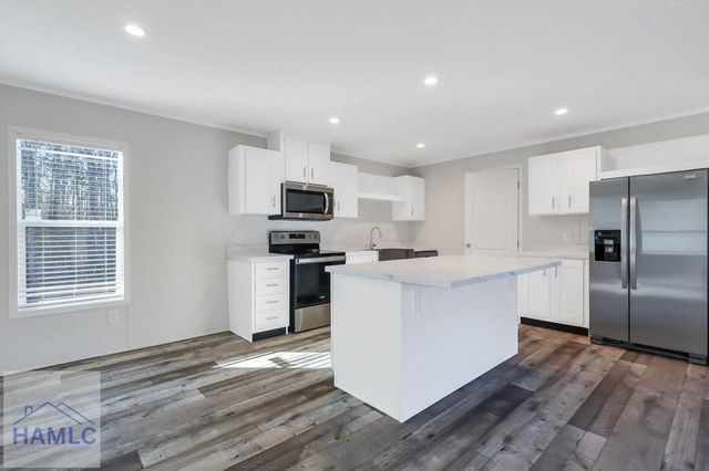 36 Barn Road Circle, Jesup, GA 31545