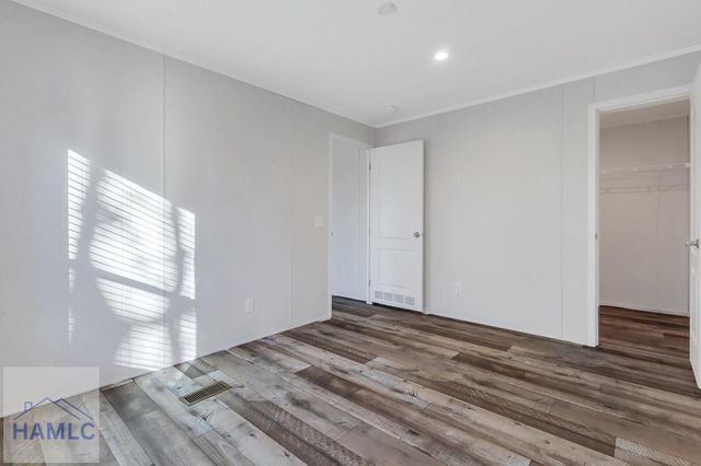 36 Barn Road Circle, Jesup, GA 31545