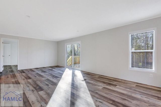 36 Barn Road Circle, Jesup, GA 31545