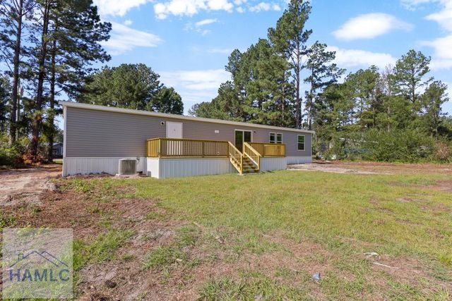 36 Barn Road Circle, Jesup, GA 31545