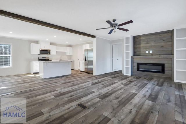 36 Barn Road Circle, Jesup, GA 31545