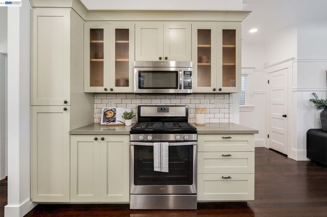815 45Th St, Oakland, CA 94608