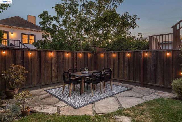 815 45Th St, Oakland, CA 94608