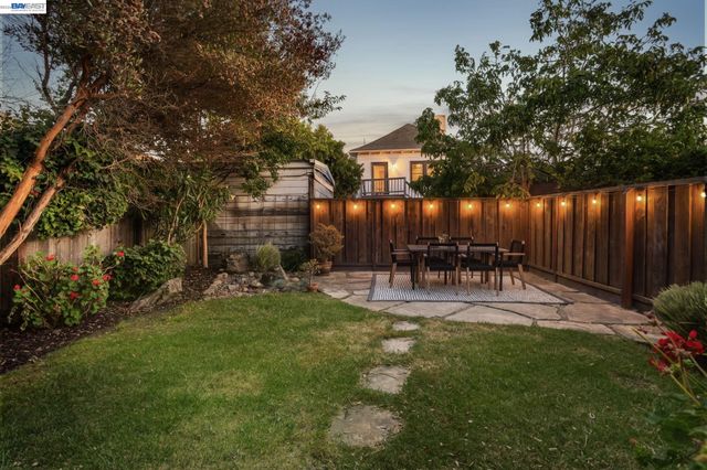 815 45Th St, Oakland, CA 94608