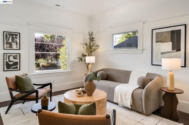 815 45Th St, Oakland, CA 94608
