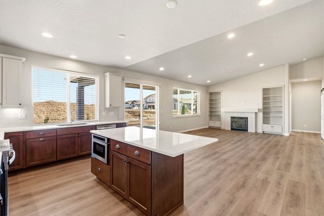 12184 N VALENCIA Ave, Spokane, WA 99218