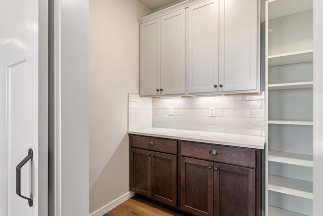 12184 N VALENCIA Ave, Spokane, WA 99218