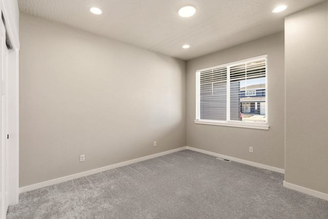 12184 N VALENCIA Ave, Spokane, WA 99218
