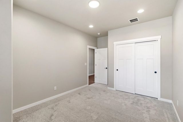 12184 N VALENCIA Ave, Spokane, WA 99218