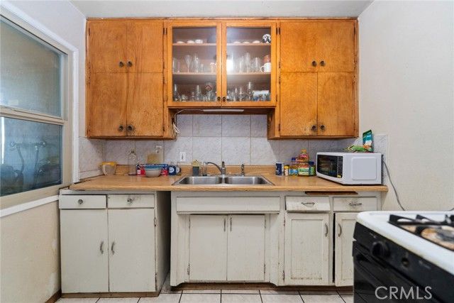 8925 Penny, Riverside, CA 92503