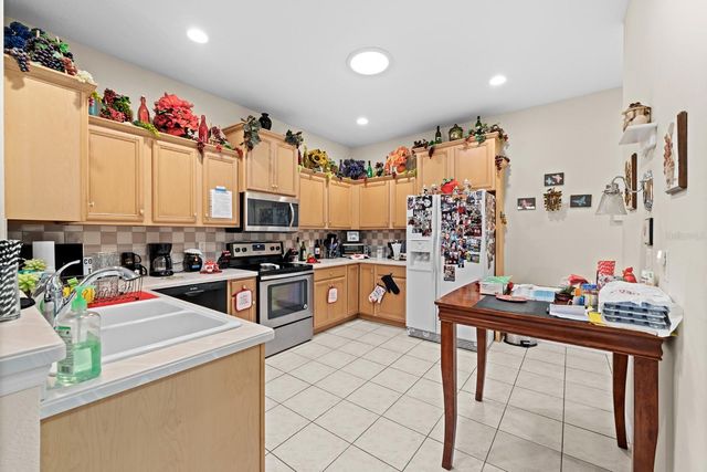 1102 SAVANNAH LANDINGS AVENUE, Valrico, FL 33596