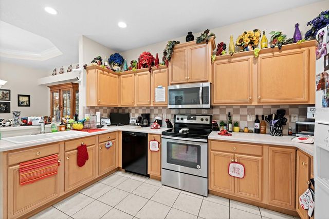 1102 SAVANNAH LANDINGS AVENUE, Valrico, FL 33596