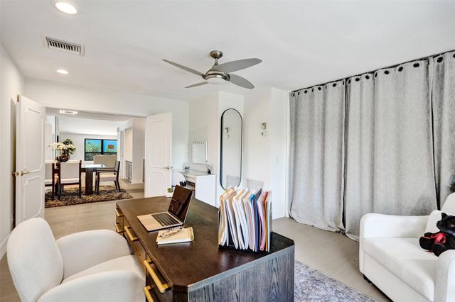 614 W Lakewoode Circle, Delray Beach, FL 33445