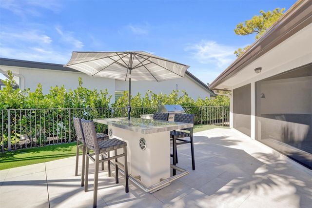 614 W Lakewoode Circle, Delray Beach, FL 33445