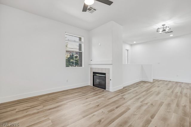 10180 Delray Beach Avenue 201, Las Vegas, NV 89129