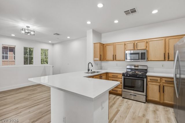 10180 Delray Beach Avenue 201, Las Vegas, NV 89129