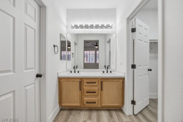 10180 Delray Beach Avenue 201, Las Vegas, NV 89129