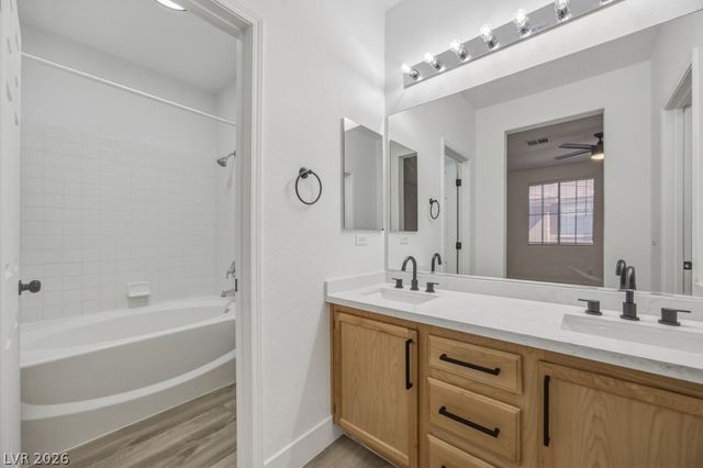 10180 Delray Beach Avenue 201, Las Vegas, NV 89129