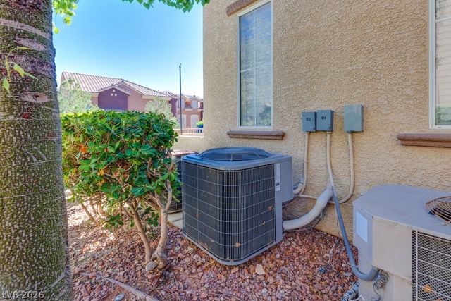 10180 Delray Beach Avenue 201, Las Vegas, NV 89129