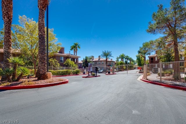 10180 Delray Beach Avenue 201, Las Vegas, NV 89129