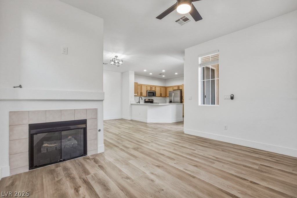 10180 Delray Beach Avenue 201, Las Vegas, NV 89129 — photo 2