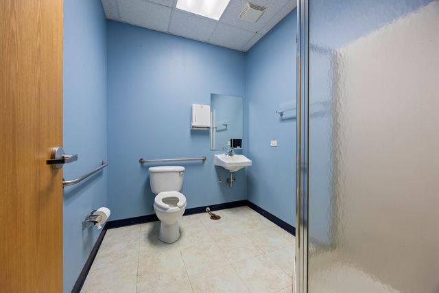 1111 Burlington Avenue 110, Lisle, IL 60532