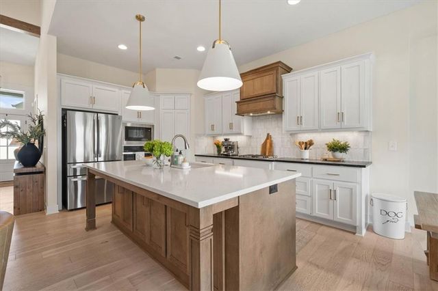 17808 Rainbow Boulevard, Stilwell, KS 66085