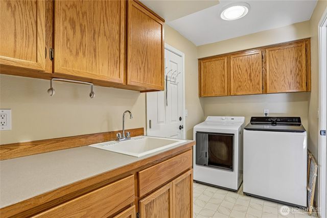 23200 SE 253rd Place, Maple Valley, WA 98038
