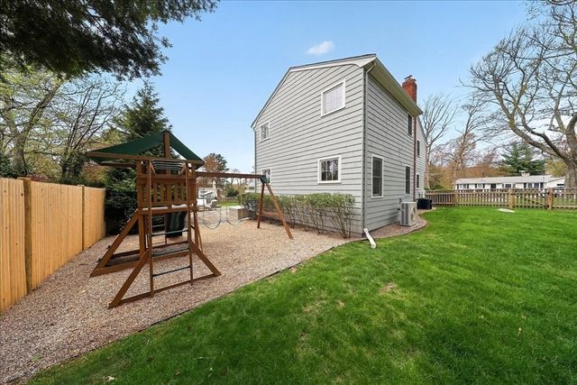 75 Brewster Rd, Cohasset, MA 02025