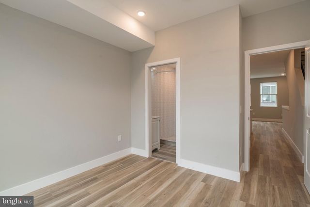 2010 N 8TH ST, Philadelphia, PA 19122