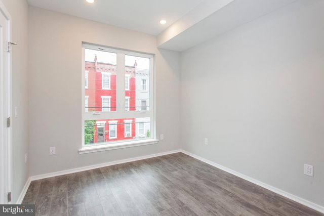 2010 N 8TH ST, Philadelphia, PA 19122