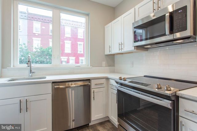 2010 N 8TH ST, Philadelphia, PA 19122