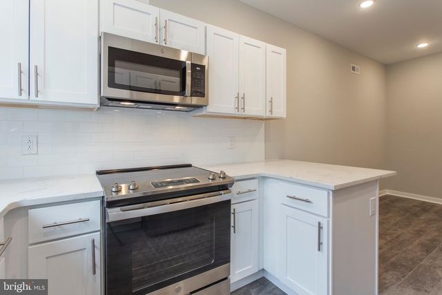 2010 N 8TH ST, Philadelphia, PA 19122