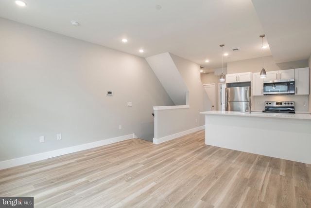 2010 N 8TH ST, Philadelphia, PA 19122