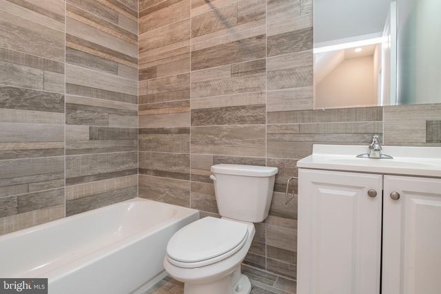 2010 N 8TH ST, Philadelphia, PA 19122