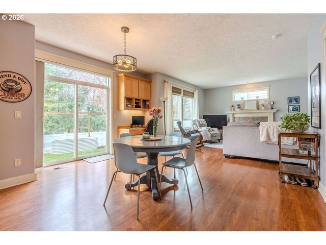 1861 Nw WONDERVIEW Ave, Gresham, OR 97030