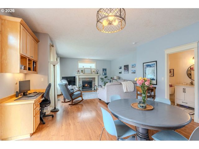 1861 Nw WONDERVIEW Ave, Gresham, OR 97030