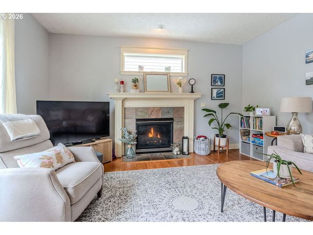 1861 Nw WONDERVIEW Ave, Gresham, OR 97030