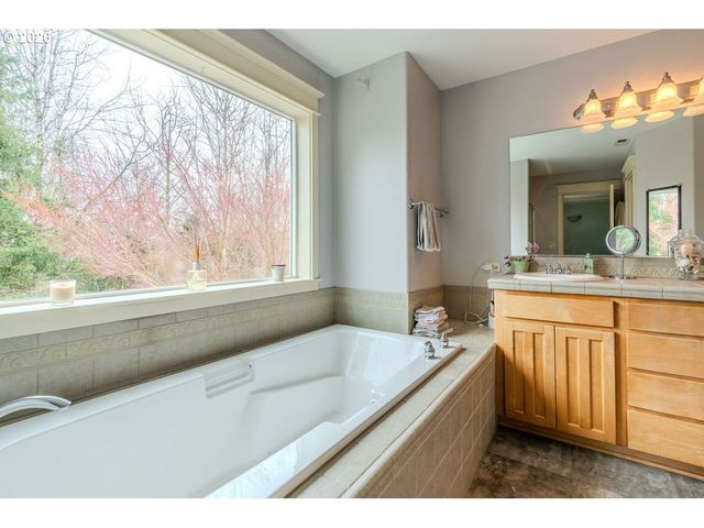 1861 Nw WONDERVIEW Ave, Gresham, OR 97030