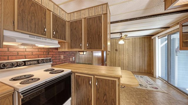 203 50TH AVENUE PLAZA E, Bradenton, FL 34203