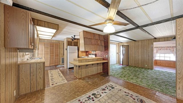 203 50TH AVENUE PLAZA E, Bradenton, FL 34203