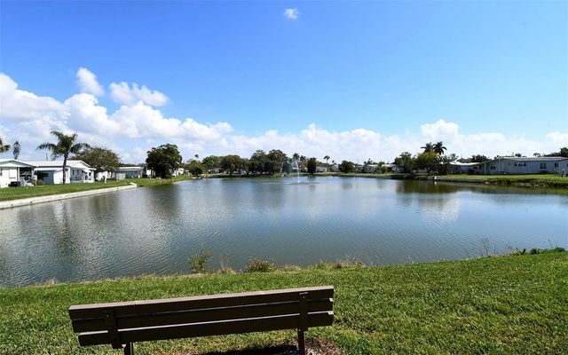 203 50TH AVENUE PLAZA E, Bradenton, FL 34203