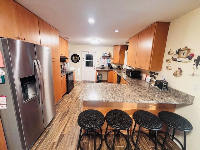 37252 HILLTOP DRIVE, Zephyrhills, FL 33541